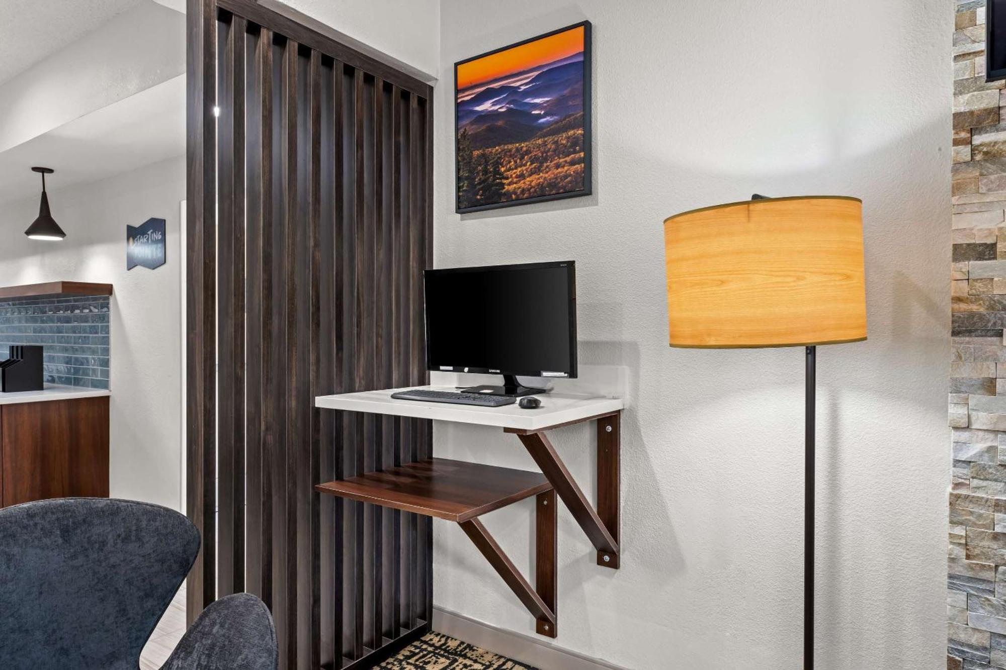 Hotel Clarion Pointe Archdale Esterno foto