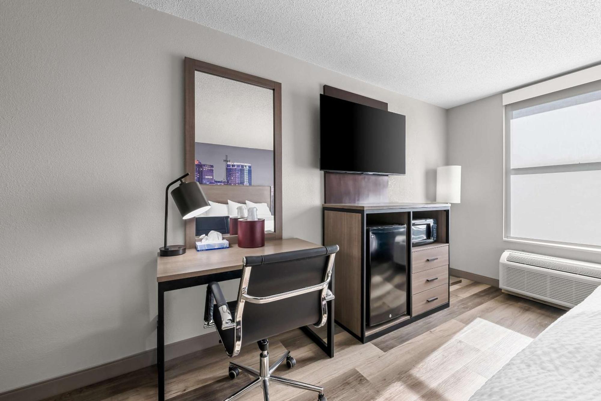 Hotel Clarion Pointe Archdale Esterno foto